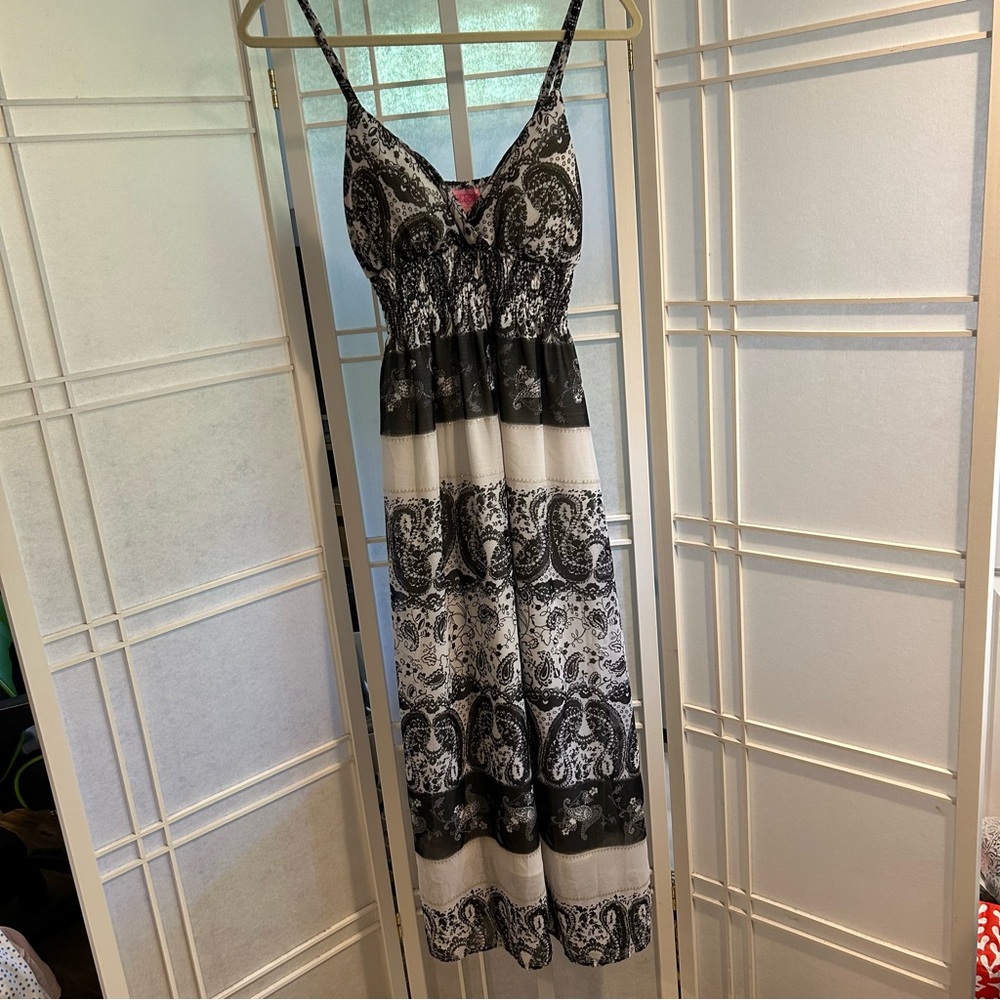 🖤 She’s Cool Black & White Paisley Maxi Dress - Size S